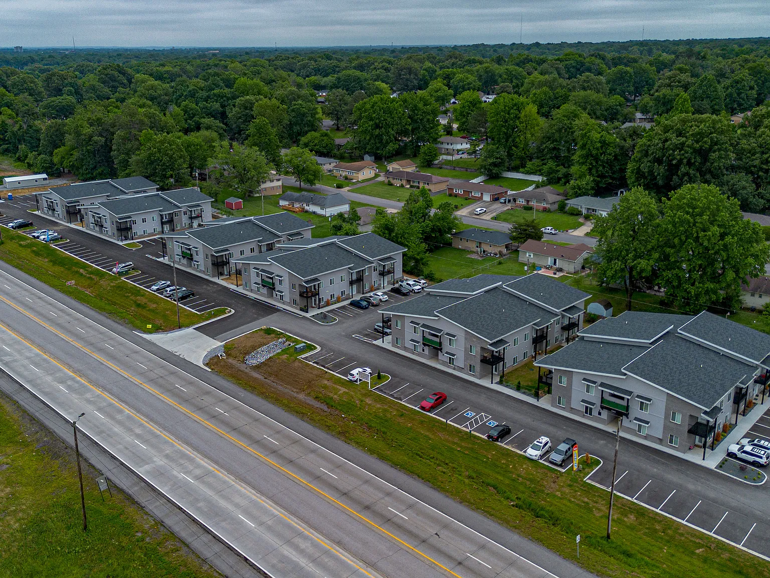 Oaks Place — Photo 4