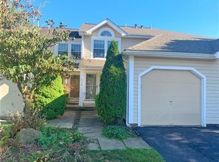 215 Clearbrook Ct, Cranberry Township, PA 16066