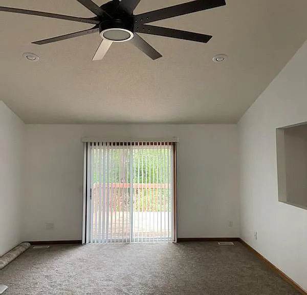 6127 Fairgrove St — Photo 2