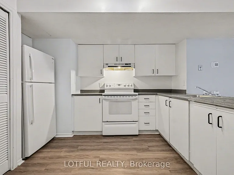 237 Loretta Ave S #9 — Photo 11