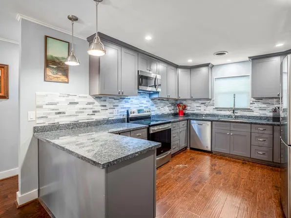 810 Aster St, Katy, TX 77493