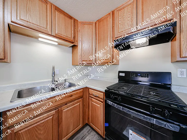 7901 E Kimsey Ln — Photo 12