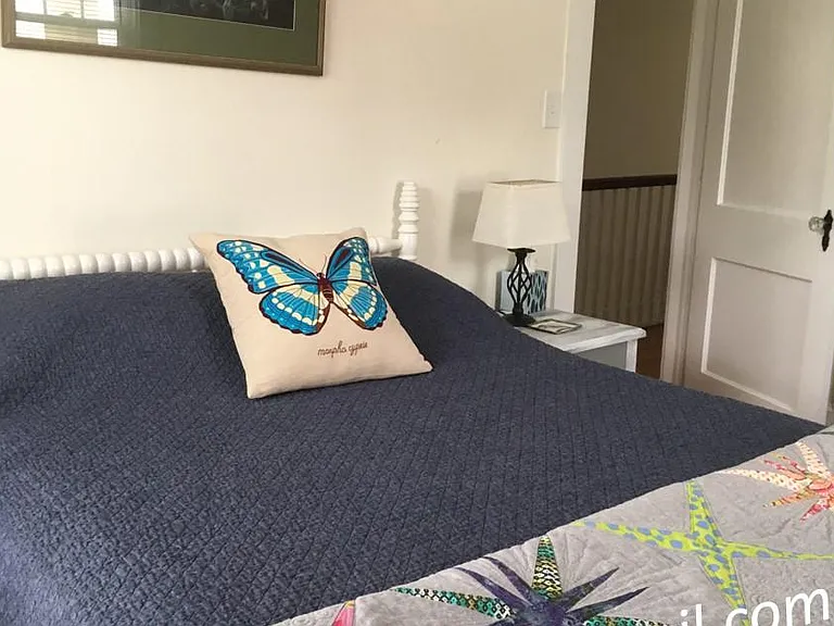 Upstairs bedroom 2