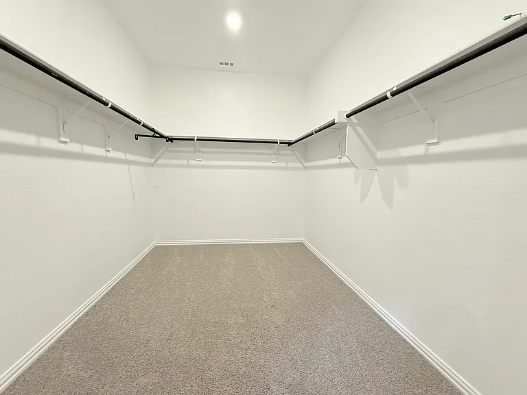 2215 Gustavus Dr — Photo 8