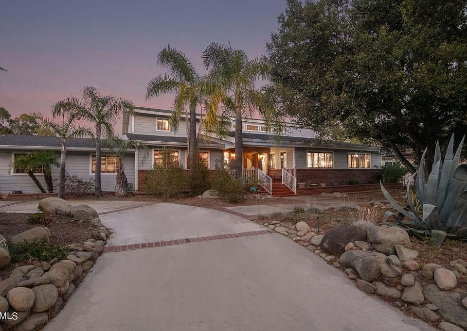 1st image of 915 Cliff Dr