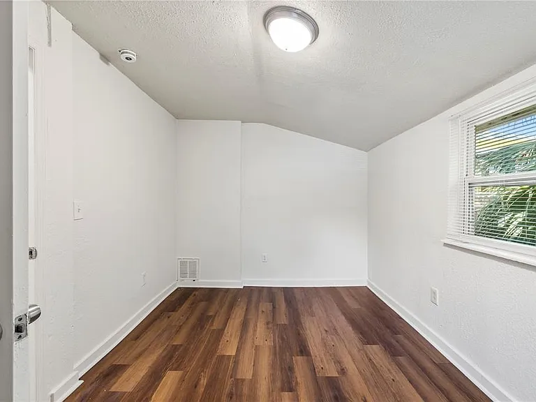 665 26th Ave S — Photo 11