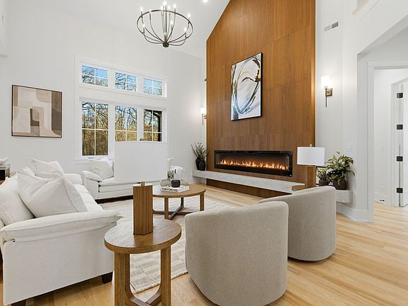 4th image of 1532 Linden Cir