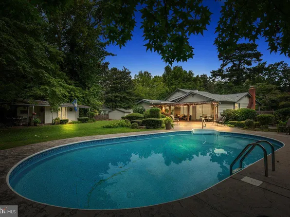 23545 Town Creek Dr, Lexington Park, MD 20653