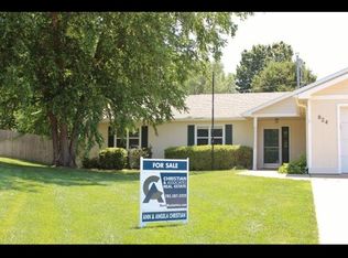 824 Gillespie Dr, Manhattan, KS 66502