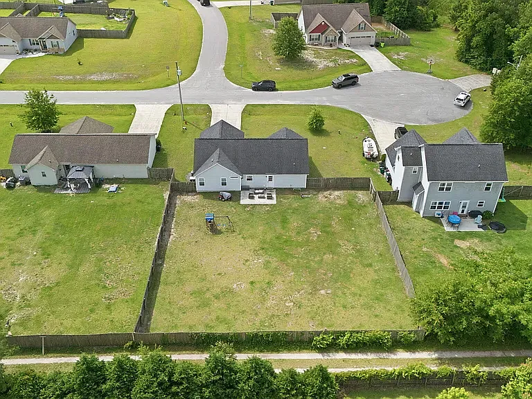 210 Brice Ct — Photo 34
