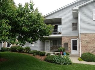 1255 Sunnyslope Dr, Racine, WI 53406