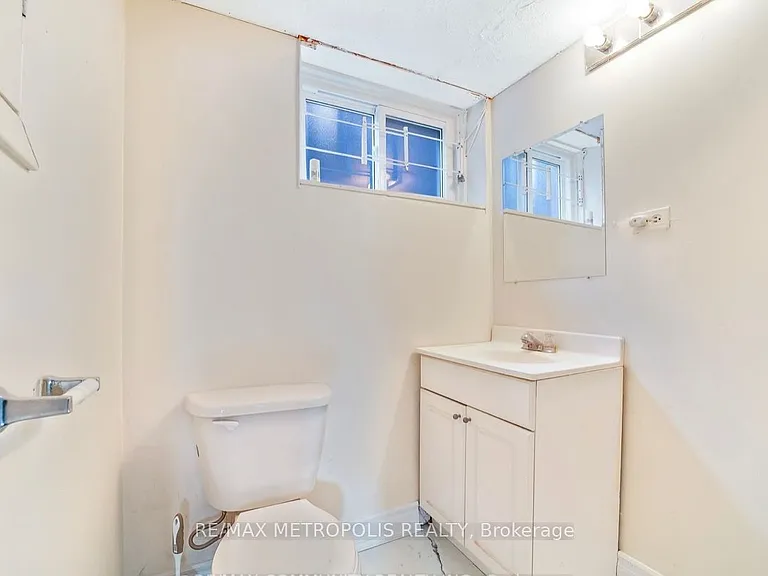 103 Packard Blvd #BASEMENT — Photo 6