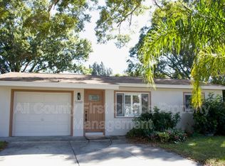 5948 McKee Lake Dr N, Saint Petersburg, FL 33709