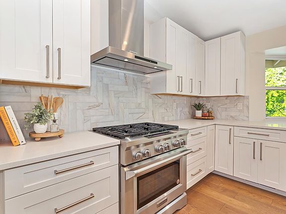 4th image of 4198 Riva Ridge Dr