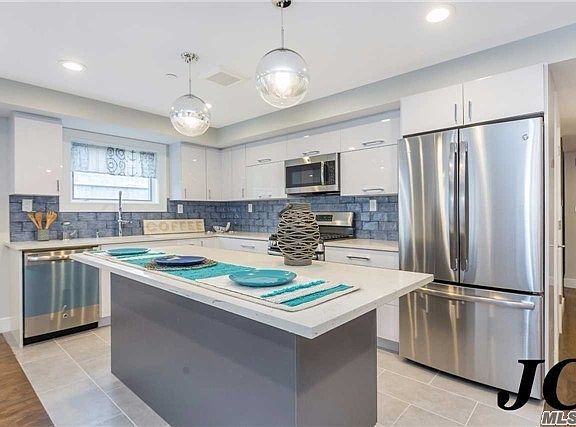 5th image of 848 E Broadway #1E