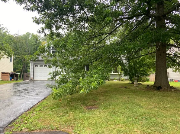 5969 Jerusalem Dr, Cicero, NY 13039