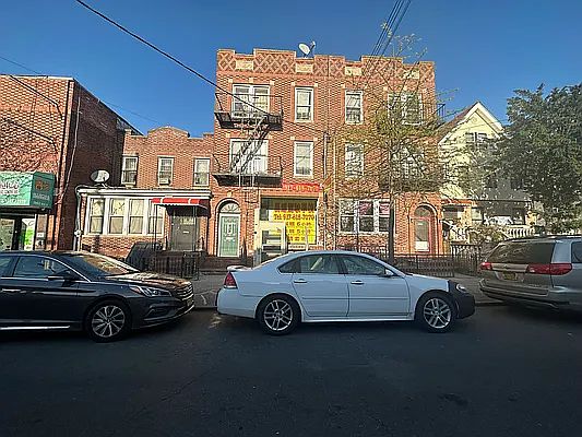 2nd image of 2115 E 16th St #1