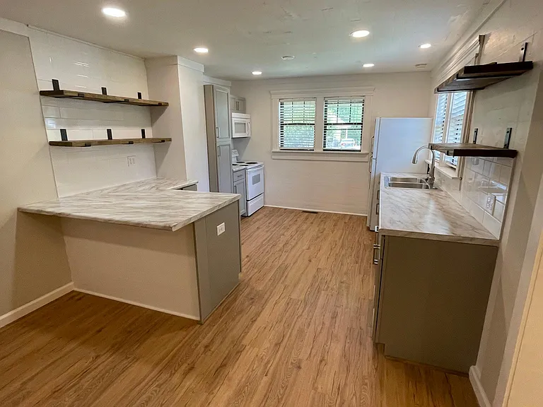 706 Avenue C SE — Photo 10