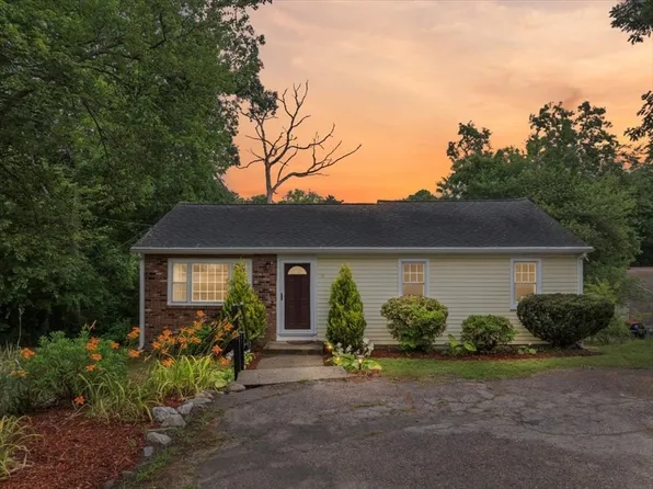 11 Peaceful Ln, Wareham, MA 02571