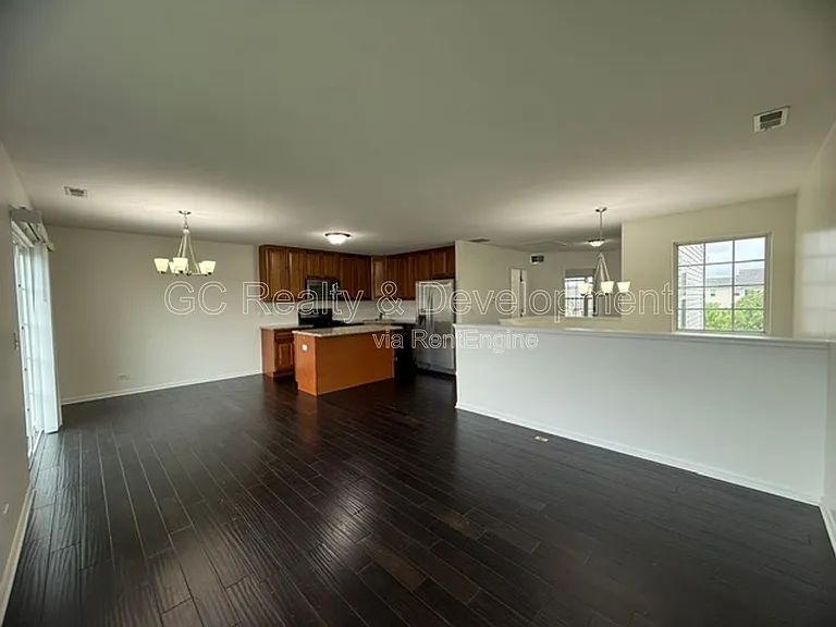 1016 Turin Dr — Photo 2
