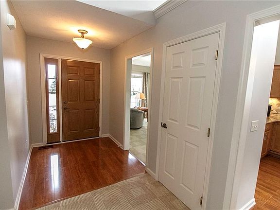3rd image of 15409 Royal Oak Dr