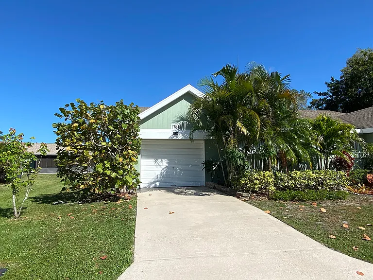 1781 SE Linpark Ct — Photo 2