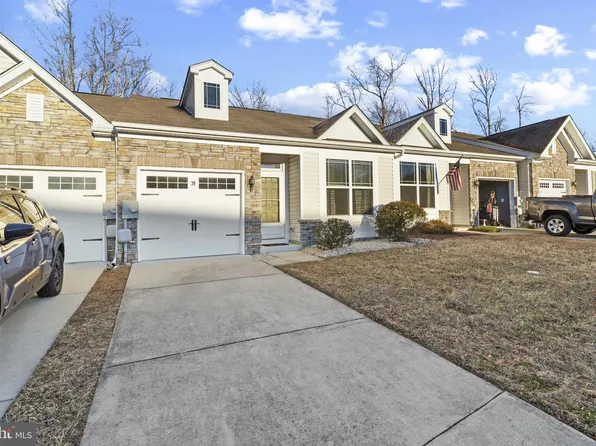 39 Starfire Ct, Dover, DE 19901