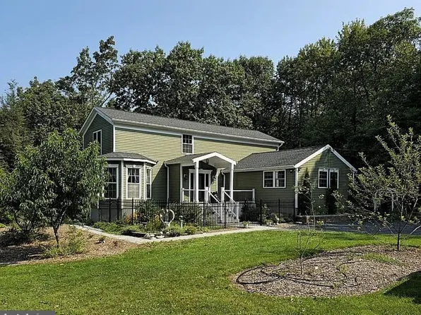 120 Platypus Dr, Lehighton, PA 18235