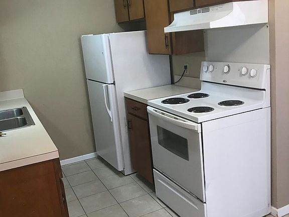 5th image of 112 Pebble Creek Dr APT 6