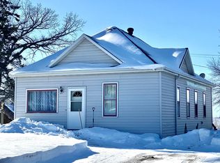 429 1st St W, Clinton, MN 56225