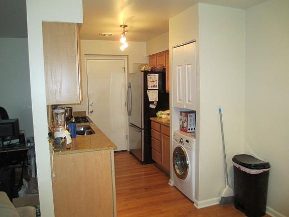 2nd image of 1415 W Lunt Ave APT 312