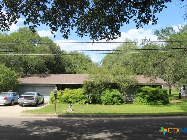 1306 Alamo St, San Marcos, TX 78666