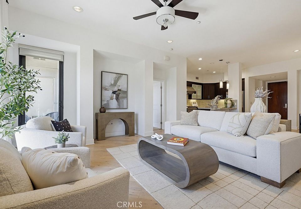 1st image of 402 Rockefeller Unit 406