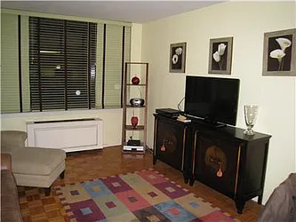 Rented by R New York