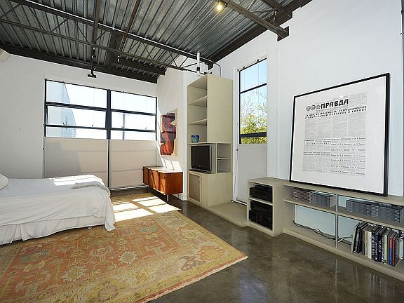 5th image of 1534 17th St Unit 201