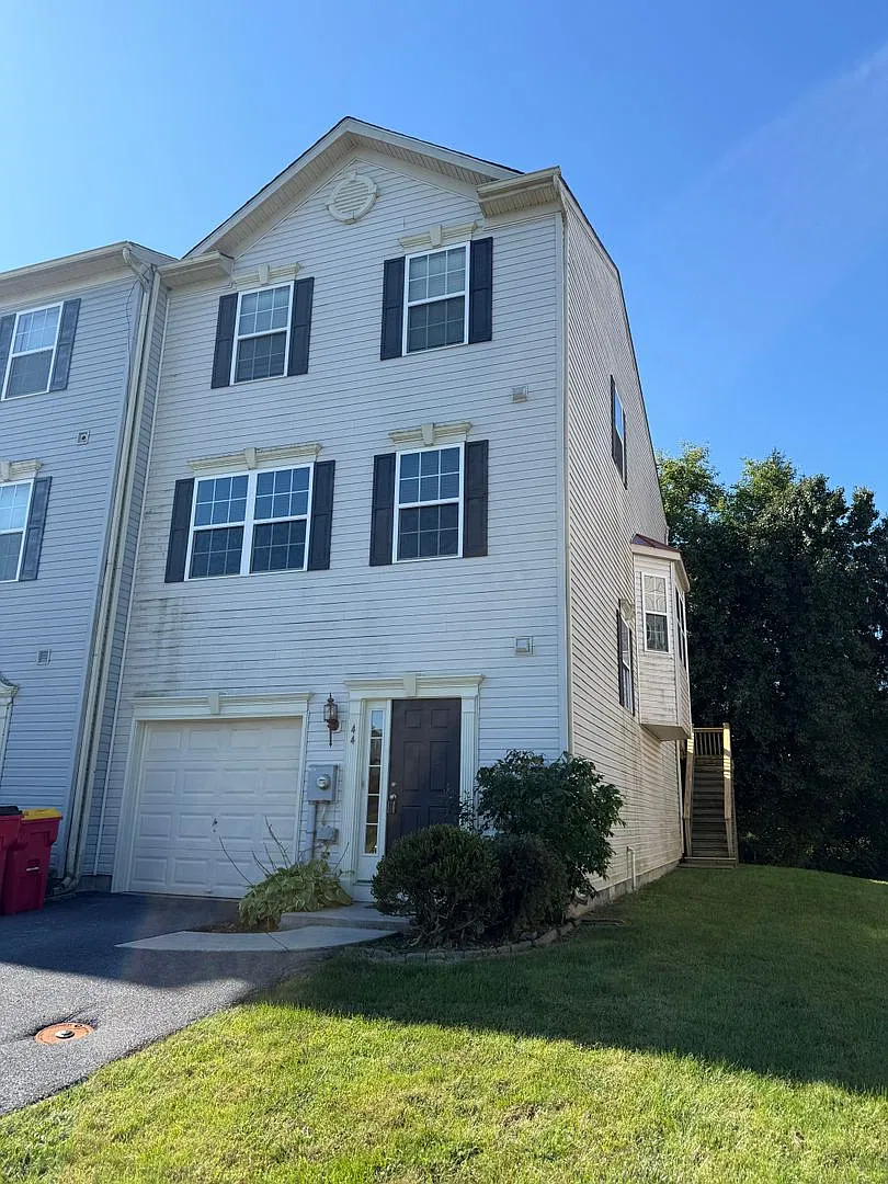 Beautiful End-Unit Townhome 4 Bedrooms, 2 Full Baths & 2 Half Baths — Photo 1