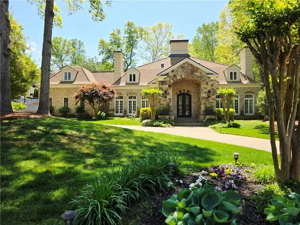 890 Marseilles Dr, Sandy Springs, GA 30327