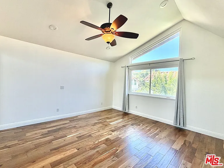 1615 Wellington Pl — Photo 19
