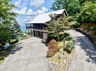2909 Overholt Trl, Sevierville, TN 37862