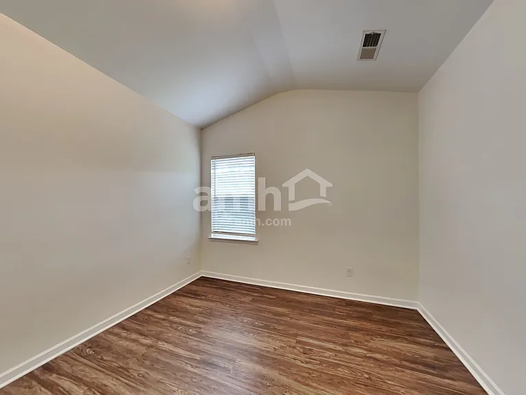 304 San Anselmo St — Photo 15