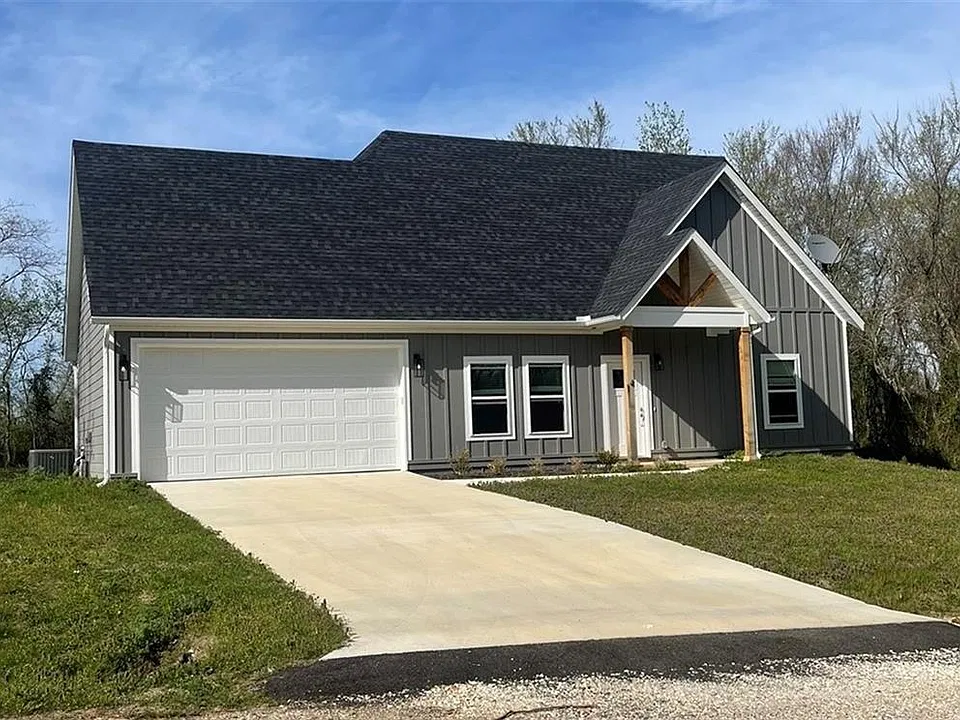 4 Audrey Ln