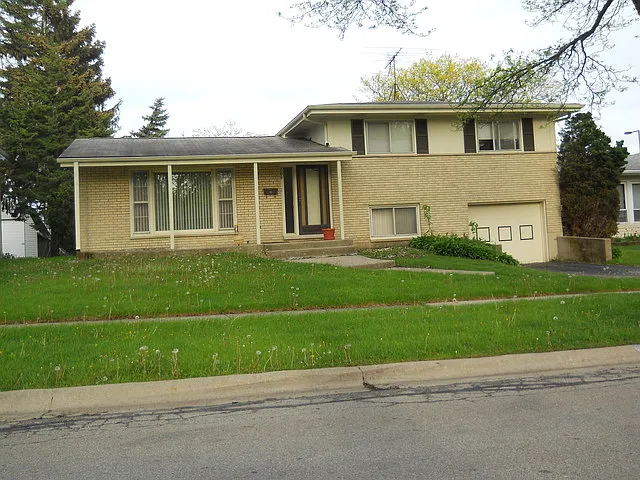 809 S School St photo 1