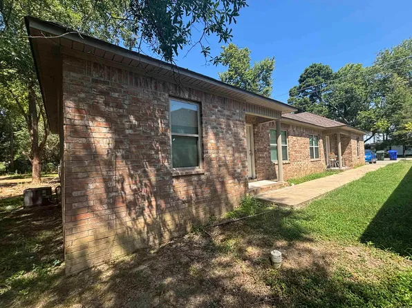 1413 Hardy St, Conway, AR 72034