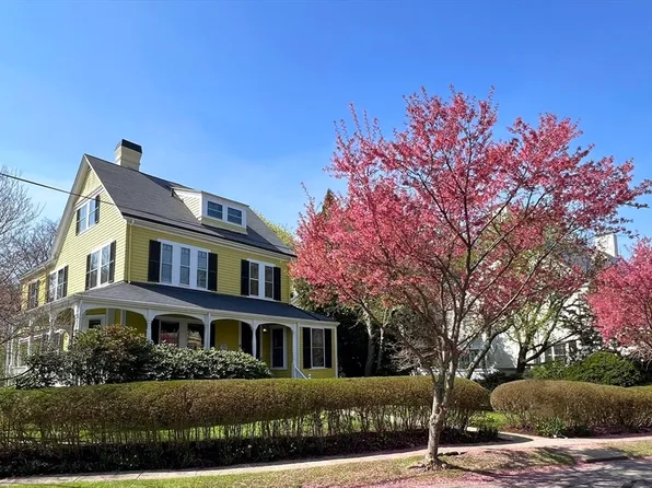 6 Mercer Cir, Cambridge, MA 02138