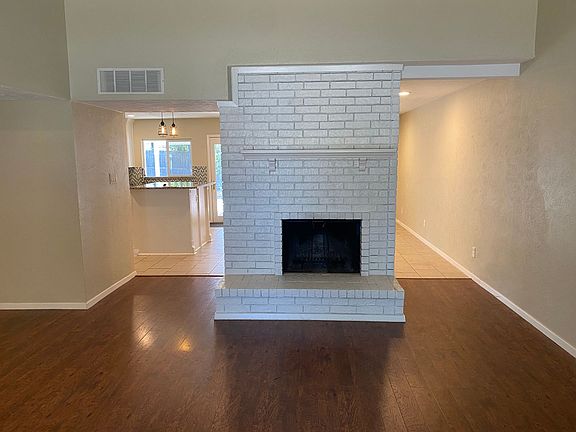 3rd image of 3732 Mulberry Ln #1