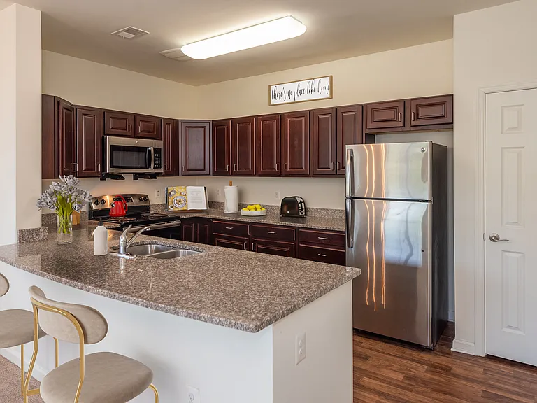 RiverWatch Apartments — Photo 6