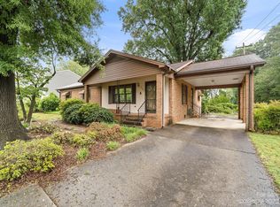 757 S Main Ave, Newton, NC 28658