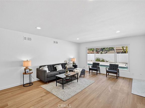 5th image of 8212 Regency St