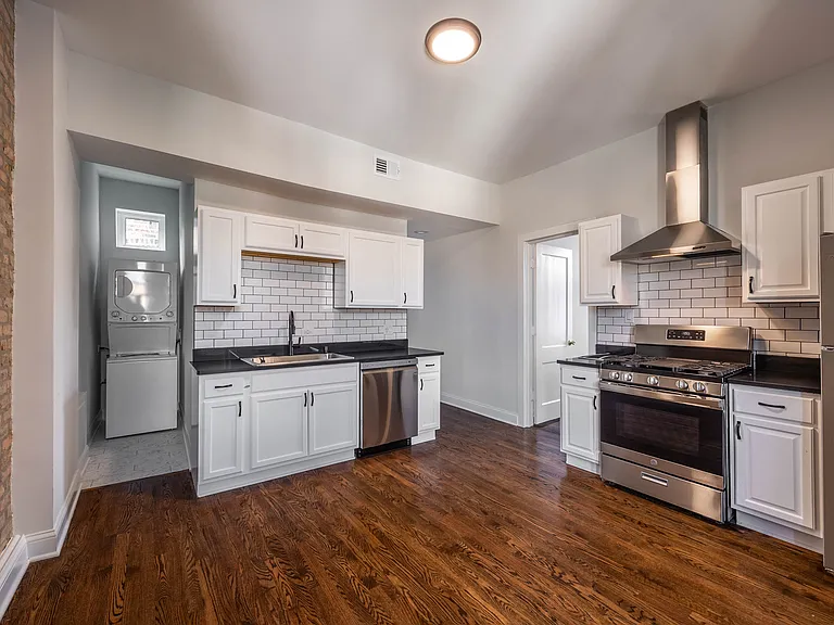 1000 N Mozart St #3 — Photo 3