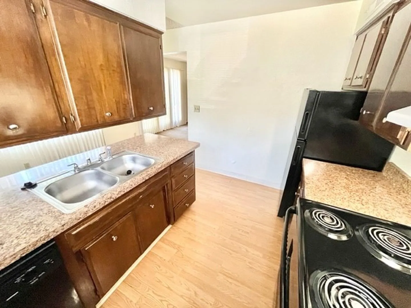 Mansion Apartments — Photo 4